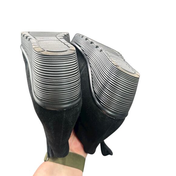 Skechers 48733 Black Suede Leather Wedge Ankle Boots Size 10 Comfort Zip Tassel - Picture 6 of 11